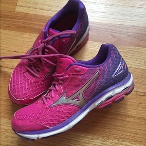 Women’s Mizuno Wave Running Shoe